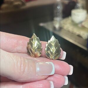 Vintage Signed Sperry Textured Gold Leaf Clip-On Earrings